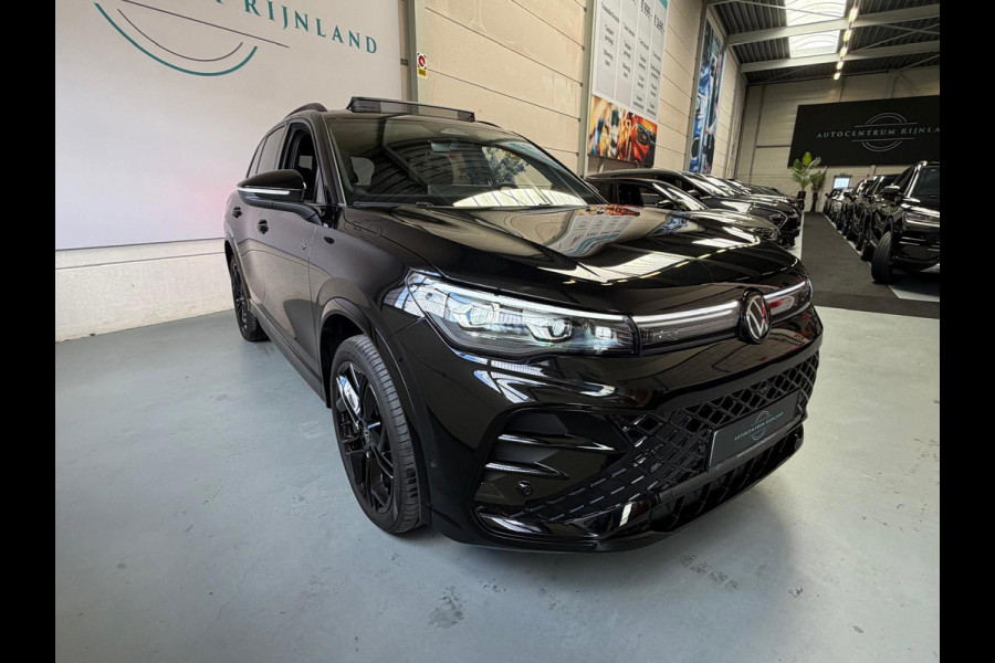 Volkswagen Tiguan 1.5 eHybrid R-Line Edition, Panoramadak, HUD, Massage Stoelen, Trekhaak, 360 Camera