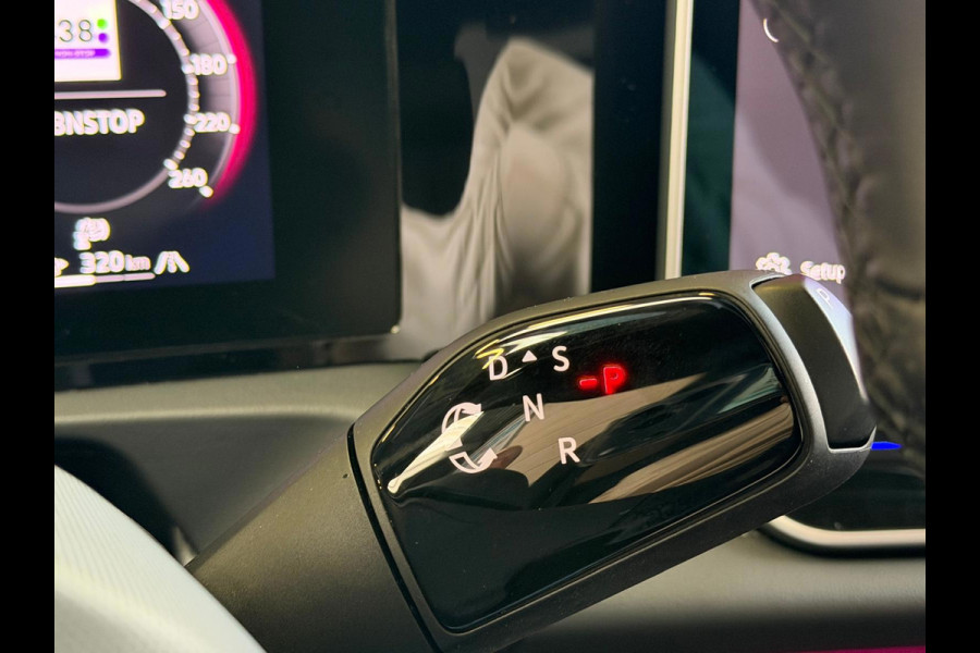 Volkswagen Tiguan 1.5 eHybrid R-Line Edition, Panoramadak, HUD, Massage Stoelen, Trekhaak, 360 Camera