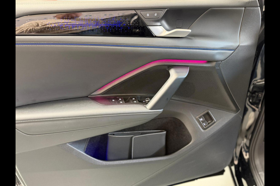 Volkswagen Tiguan 1.5 eHybrid R-Line Edition, Panoramadak, HUD, Massage Stoelen, Trekhaak, 360 Camera