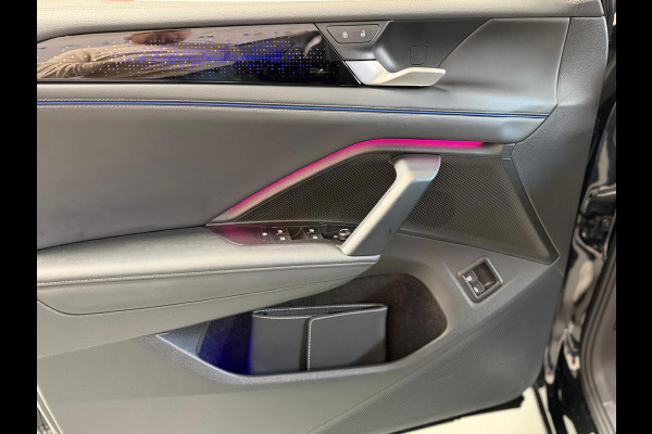 Volkswagen Tiguan 1.5 eHybrid R-Line Edition, Panoramadak, HUD, Massage Stoelen, Trekhaak, 360 Camera