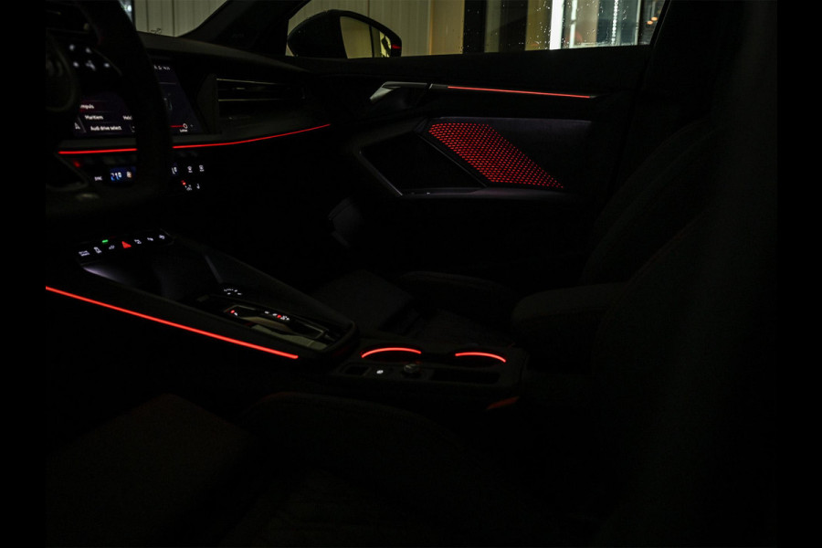 Audi A3 Sportback 45 TFSI e S edition Competition | Panoramadak | 5 jr Garantie | HUD | Sonos Sound | Camera | Ambiance interieur | Active Cruise | S-Seats + Memory | Stoelverwarming | Keyless |