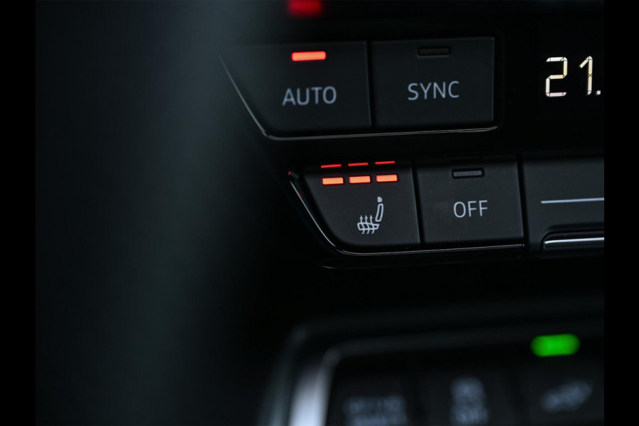 Audi A3 Sportback 45 TFSI e S edition Competition | Panoramadak | 5 jr Garantie | HUD | Sonos Sound | Camera | Ambiance interieur | Active Cruise | S-Seats + Memory | Stoelverwarming | Keyless |