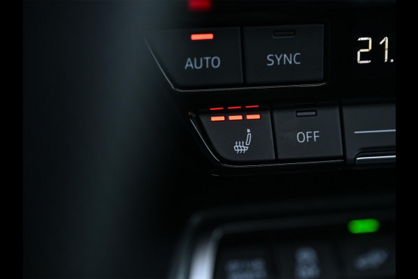 Audi A3 Sportback 45 TFSI e S edition Competition | Panoramadak | 5 jr Garantie | HUD | Sonos Sound | Camera | Ambiance interieur | Active Cruise | S-Seats + Memory | Stoelverwarming | Keyless |
