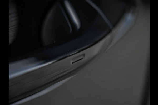 Audi A3 Sportback 45 TFSI e S edition Competition | Panoramadak | 5 jr Garantie | HUD | Sonos Sound | Camera | Ambiance interieur | Active Cruise | S-Seats + Memory | Stoelverwarming | Keyless |