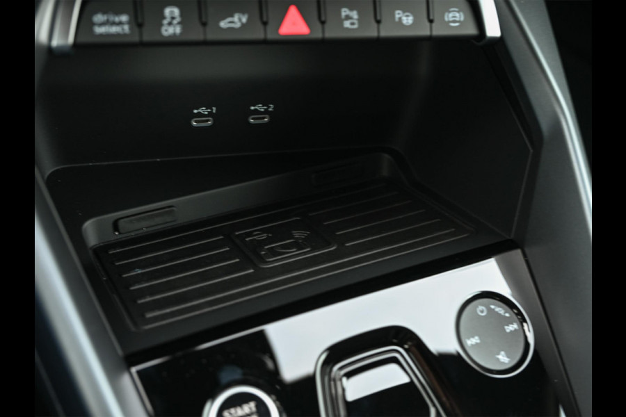Audi A3 Sportback 45 TFSI e S edition Competition | Panoramadak | 5 jr Garantie | HUD | Sonos Sound | Camera | Ambiance interieur | Active Cruise | S-Seats + Memory | Stoelverwarming | Keyless |