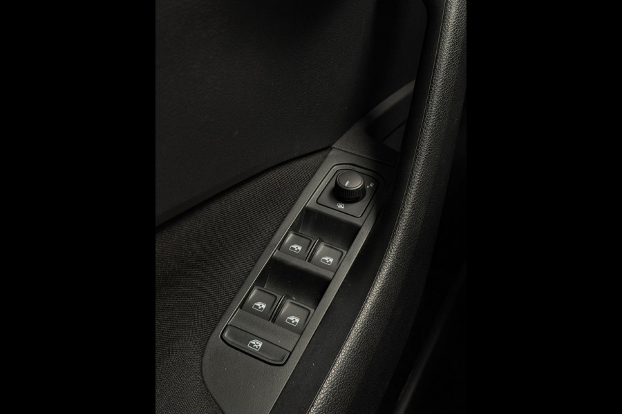 Škoda Kamiq 1.5 TSI Monte Carlo Pano CarPlay Camera