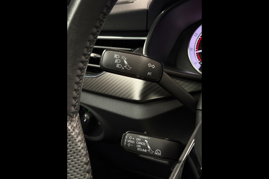 Škoda Kamiq 1.5 TSI Monte Carlo Pano CarPlay Camera