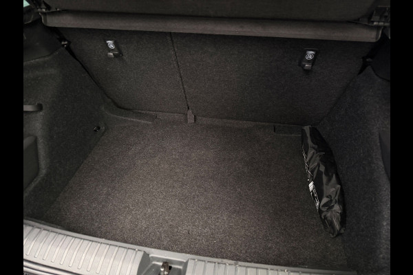 Škoda Kamiq 1.5 TSI Monte Carlo Pano CarPlay Camera