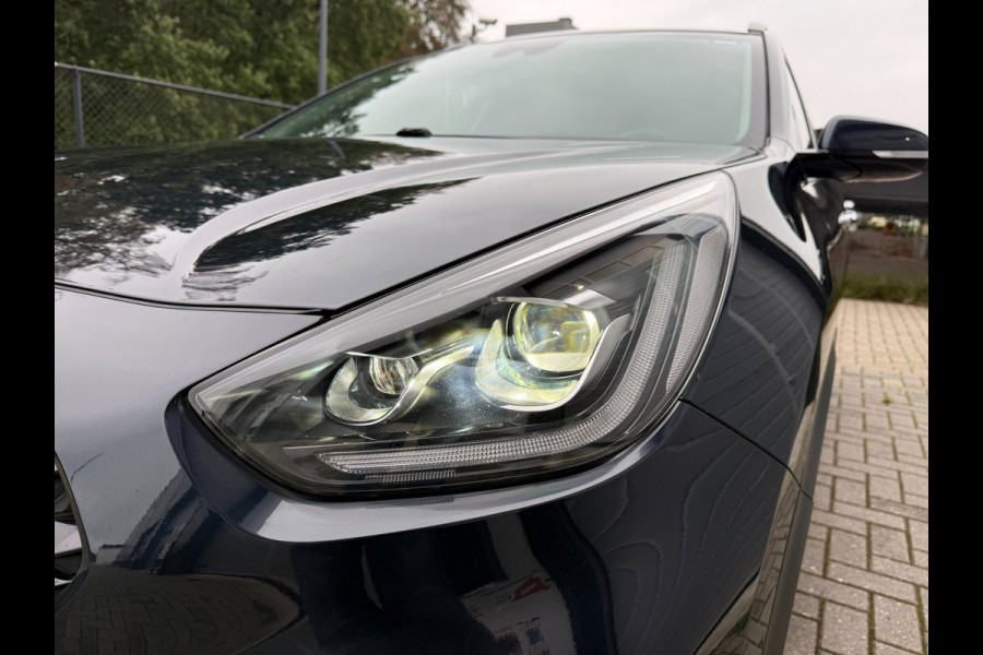 Kia Niro 1.6 GDi Hybrid ExecutiveLine - Apple CarPlay / Android Auto - Schuif-/Kanteldak - Stuur-/Stoelverwarming - Lederen Bekled