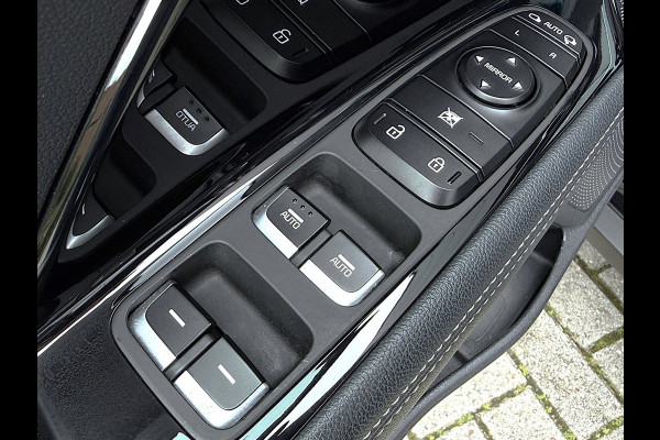 Kia Niro 1.6 GDi Hybrid ExecutiveLine - Apple CarPlay / Android Auto - Schuif-/Kanteldak - Stuur-/Stoelverwarming - Lederen Bekled