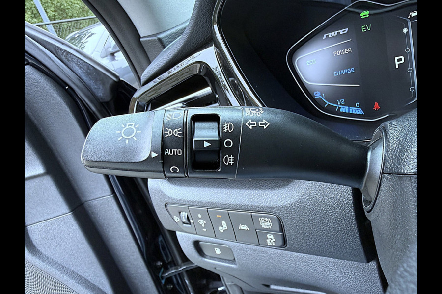 Kia Niro 1.6 GDi Hybrid ExecutiveLine - Apple CarPlay / Android Auto - Schuif-/Kanteldak - Stuur-/Stoelverwarming - Lederen Bekled