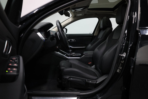 BMW 3-serie 320i M-Sport LED/VIRTUAL/SFEER/PANORAMADAK/LEDER+S.VERWAMRING/19" LMV/PDC/CRUISE/ECC/12 MND GARANTIE!