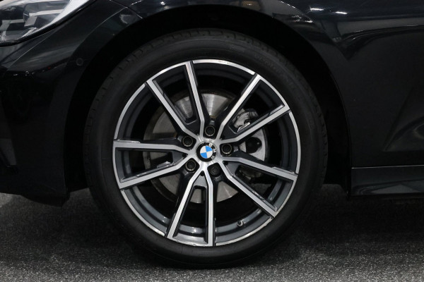 BMW 3-serie 320i M-Sport LED/VIRTUAL/SFEER/PANORAMADAK/LEDER+S.VERWAMRING/19" LMV/PDC/CRUISE/ECC/12 MND GARANTIE!