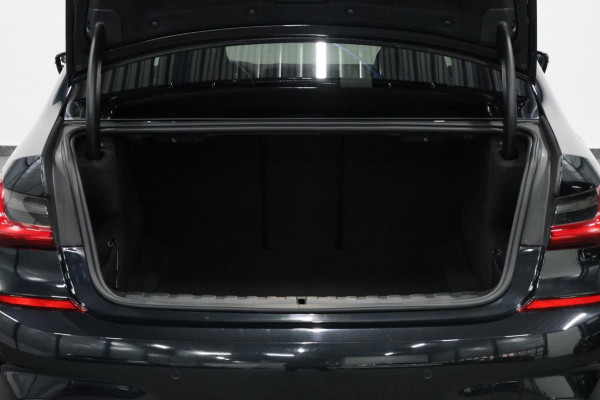 BMW 3-serie 320i M-Sport LED/VIRTUAL/SFEER/PANORAMADAK/LEDER+S.VERWAMRING/19" LMV/PDC/CRUISE/ECC/12 MND GARANTIE!