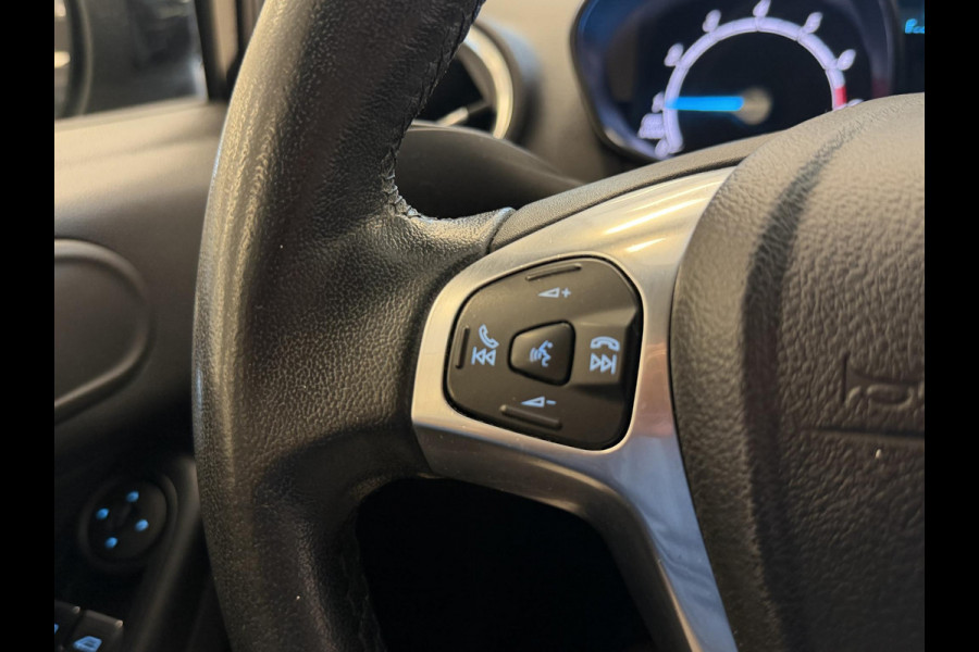 Ford Fiesta 1.0 Style Ultimate GARANTIE TOT 01-2028! * . STOEL VERWARMING . PARKEERSENSOREN ACHTER . CRUISE CONTROL .