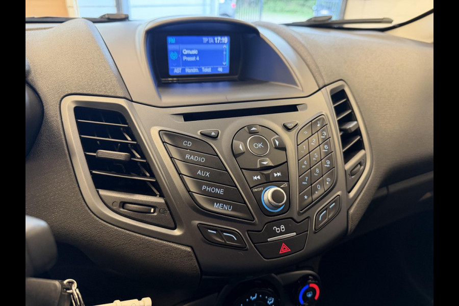 Ford Fiesta 1.0 Style Ultimate GARANTIE TOT 01-2028! * . STOEL VERWARMING . PARKEERSENSOREN ACHTER . CRUISE CONTROL .