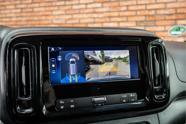 Mercedes-Benz Vito 119 CDI DC L3 XL | AMG | L+R Schuifdeur | Dubbel cabine | Navigatie | CarPlay | Camera | Lederen bekleding | Stoelverwarming | 2500 kg trekgewicht | Trekhaak | Multibeam Led | PDC V+A