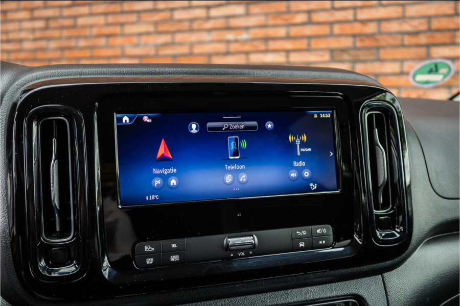 Mercedes-Benz Vito 119 CDI DC L3 XL | AMG | L+R Schuifdeur | Dubbel cabine | Navigatie | CarPlay | Camera | Lederen bekleding | Stoelverwarming | 2500 kg trekgewicht | Trekhaak | Multibeam Led | PDC V+A