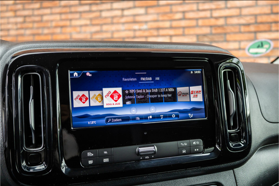 Mercedes-Benz Vito 119 CDI DC L3 XL | AMG | L+R Schuifdeur | Dubbel cabine | Navigatie | CarPlay | Camera | Lederen bekleding | Stoelverwarming | 2500 kg trekgewicht | Trekhaak | Multibeam Led | PDC V+A