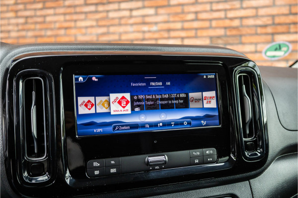 Mercedes-Benz Vito 119 CDI DC L3 XL | AMG | L+R Schuifdeur | Dubbel cabine | Navigatie | CarPlay | Camera | Lederen bekleding | Stoelverwarming | 2500 kg trekgewicht | Trekhaak | Multibeam Led | PDC V+A