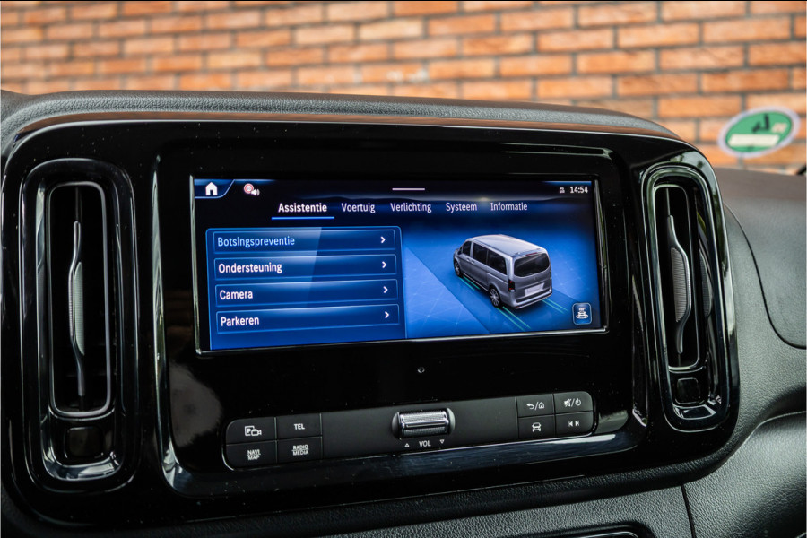 Mercedes-Benz Vito 119 CDI DC L3 XL | AMG | L+R Schuifdeur | Dubbel cabine | Navigatie | CarPlay | Camera | Lederen bekleding | Stoelverwarming | 2500 kg trekgewicht | Trekhaak | Multibeam Led | PDC V+A