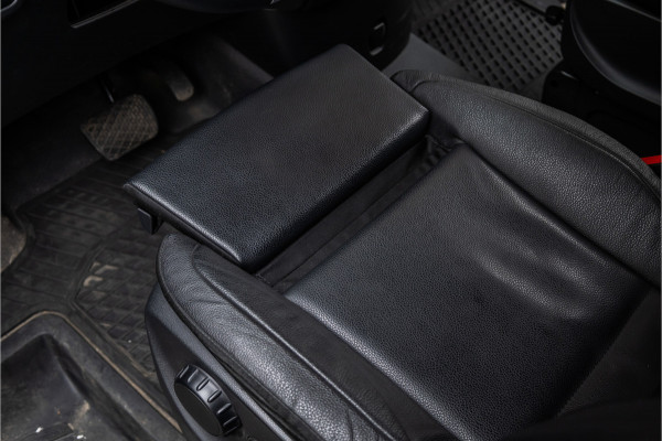 Mercedes-Benz Vito 119 CDI DC L3 XL | AMG | L+R Schuifdeur | Dubbel cabine | Navigatie | CarPlay | Camera | Lederen bekleding | Stoelverwarming | 2500 kg trekgewicht | Trekhaak | Multibeam Led | PDC V+A