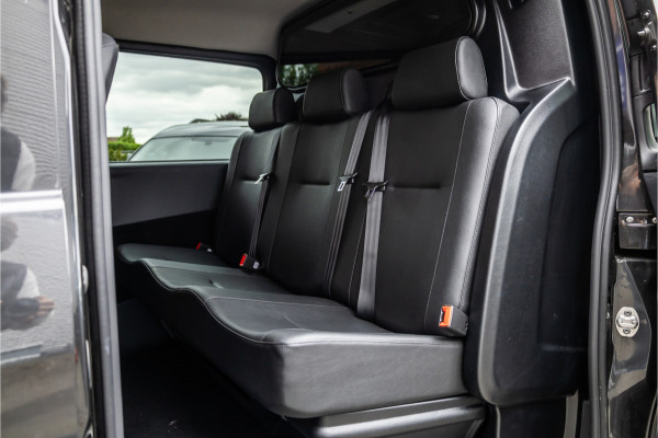 Mercedes-Benz Vito 119 CDI DC L3 XL | AMG | L+R Schuifdeur | Dubbel cabine | Navigatie | CarPlay | Camera | Lederen bekleding | Stoelverwarming | 2500 kg trekgewicht | Trekhaak | Multibeam Led | PDC V+A