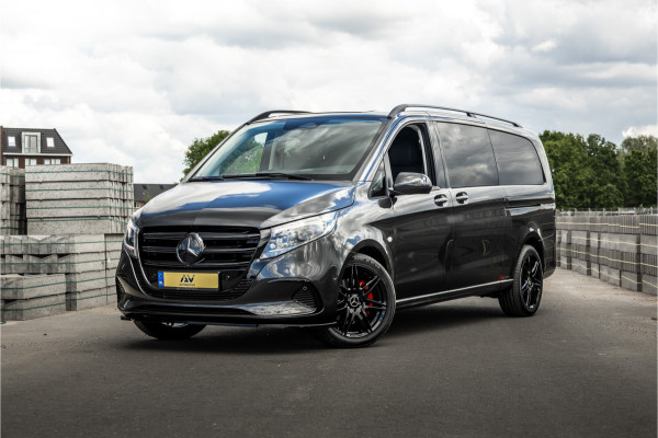 Mercedes-Benz Vito 119 CDI DC L3 XL | AMG | L+R Schuifdeur | Dubbel cabine | Navigatie | CarPlay | Camera | Lederen bekleding | Stoelverwarming | 2500 kg trekgewicht | Trekhaak | Multibeam Led | PDC V+A
