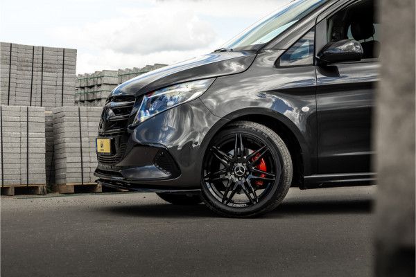 Mercedes-Benz Vito 119 CDI DC L3 XL | AMG | L+R Schuifdeur | Dubbel cabine | Navigatie | CarPlay | Camera | Lederen bekleding | Stoelverwarming | 2500 kg trekgewicht | Trekhaak | Multibeam Led | PDC V+A