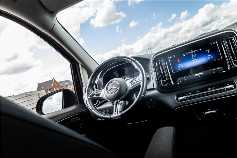 Mercedes-Benz Vito 119 CDI DC L3 XL | AMG | L+R Schuifdeur | Dubbel cabine | Navigatie | CarPlay | Camera | Lederen bekleding | Stoelverwarming | 2500 kg trekgewicht | Trekhaak | Multibeam Led | PDC V+A