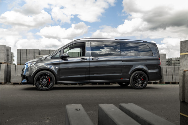 Mercedes-Benz Vito 119 CDI DC L3 XL | AMG | L+R Schuifdeur | Dubbel cabine | Navigatie | CarPlay | Camera | Lederen bekleding | Stoelverwarming | 2500 kg trekgewicht | Trekhaak | Multibeam Led | PDC V+A