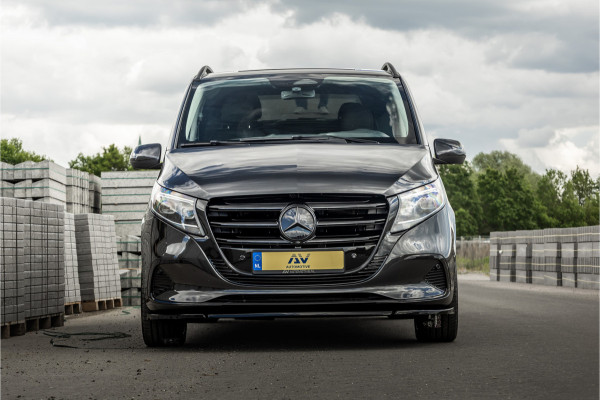 Mercedes-Benz Vito 119 CDI DC L3 XL | AMG | L+R Schuifdeur | Dubbel cabine | Navigatie | CarPlay | Camera | Lederen bekleding | Stoelverwarming | 2500 kg trekgewicht | Trekhaak | Multibeam Led | PDC V+A