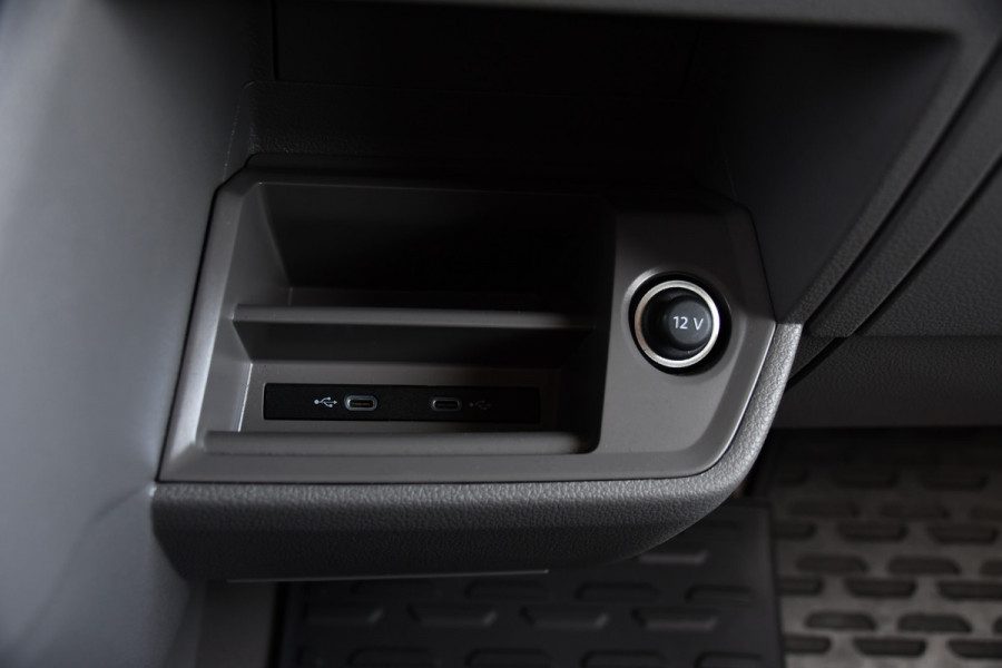 MAN TGE 3.180 35 2.0 L3H2 DC PB Edition Camera, Cruise, Carplay, LED, 177pk, Automaat, Sensoren, Multimedia, Uniek!