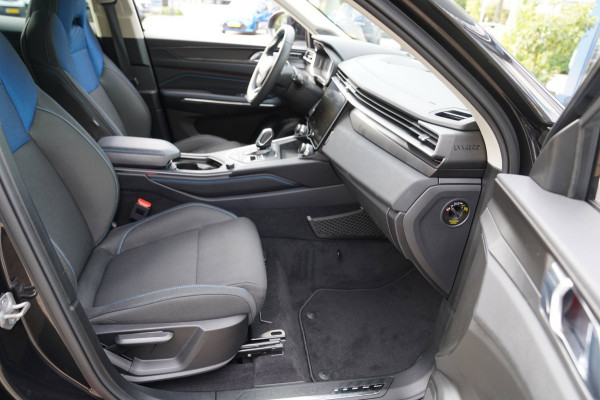 Lynk & Co 01 1.5|Prijs incl. 12 mnd garantie| PDC Panoramadak LMV Navi Apple carplay/Android auto Camera