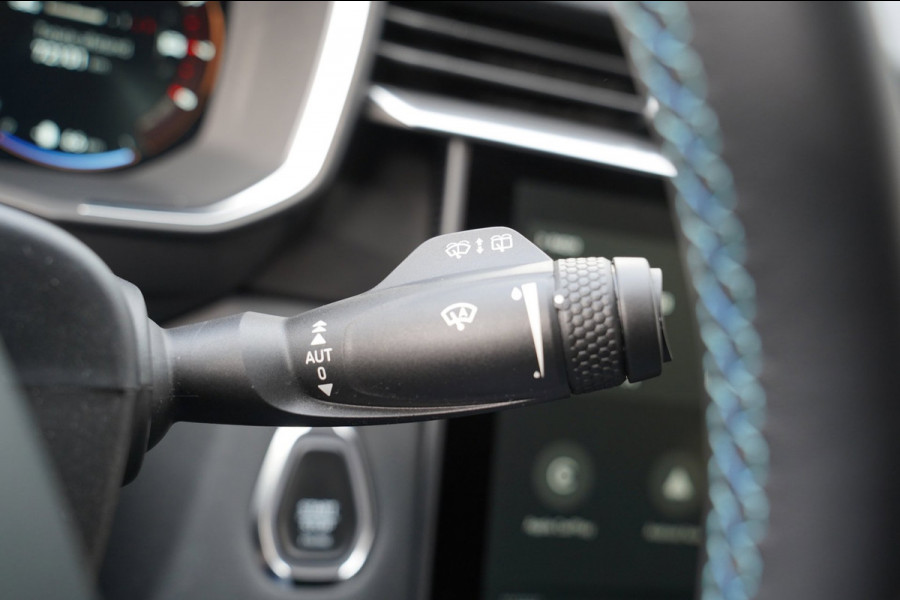 Lynk & Co 01 1.5|Prijs incl. 12 mnd garantie| PDC Panoramadak LMV Navi Apple carplay/Android auto Camera