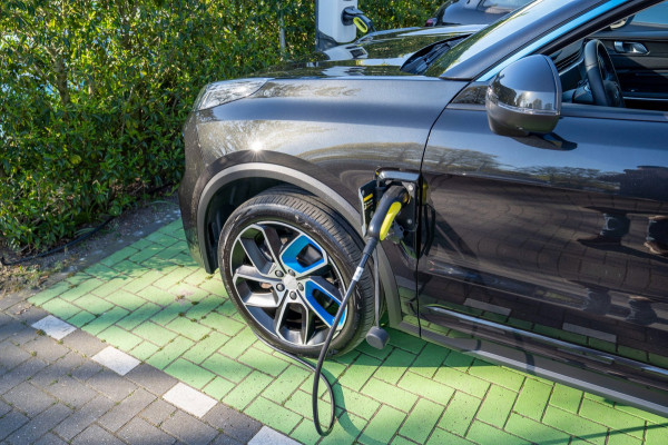 Lynk & Co 01 1.5|Prijs incl. 12 mnd garantie| PDC Panoramadak LMV Navi Apple carplay/Android auto Camera