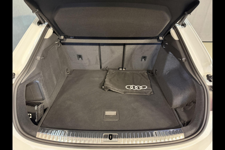 Audi Q3 Sportback 45 TFSI e S Edition 20"/Adaptieve cruise/Dodehoek/LED/Elektrische klep/Keyless/Stoelverwarming/PDC v+a/Apple Carplay & Android Auto