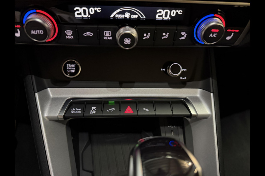 Audi Q3 Sportback 45 TFSI e S Edition 20"/Adaptieve cruise/Dodehoek/LED/Elektrische klep/Keyless/Stoelverwarming/PDC v+a/Apple Carplay & Android Auto