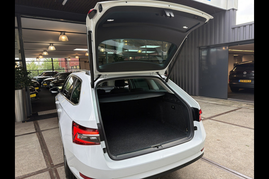 Škoda Superb Combi TSI iV 218PK HYBIRDE DSG STYLE VIRTUAL/CAMERA/CARPLAY
