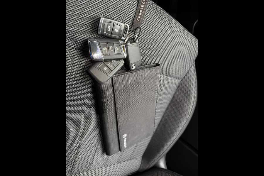 Škoda Superb Combi TSI iV 218PK HYBIRDE DSG STYLE VIRTUAL/CAMERA/CARPLAY