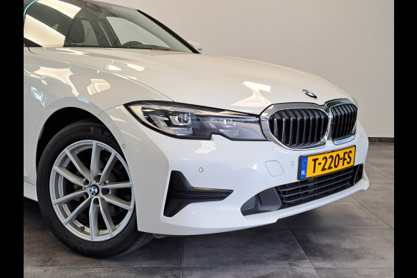 BMW 3 Serie 318i Executive Navigatie Clima Cruise PDC LM 157 PK! 24 Maanden garantie* (Vraag naar de voorwaarden)