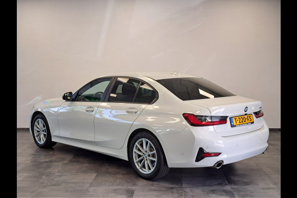 BMW 3 Serie 318i Executive Navigatie Clima Cruise PDC LM 157 PK! 24 Maanden garantie* (Vraag naar de voorwaarden)