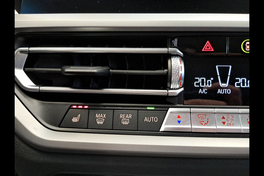 BMW 3 Serie 318i Executive Navigatie Clima Cruise PDC LM 157 PK! 24 Maanden garantie* (Vraag naar de voorwaarden)
