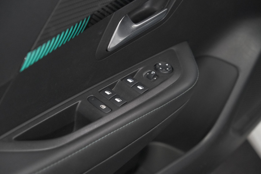Peugeot 208 PureTech 100 Allure | Camera | Apple Carplay | Parkeersensoren | Climate Control