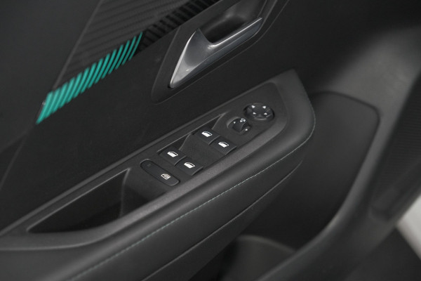 Peugeot 208 PureTech 100 Allure | Camera | Apple Carplay | Parkeersensoren | Climate Control
