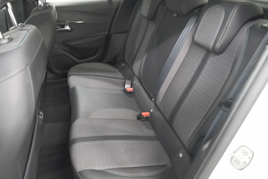 Peugeot 208 PureTech 100 Allure | Camera | Apple Carplay | Parkeersensoren | Climate Control