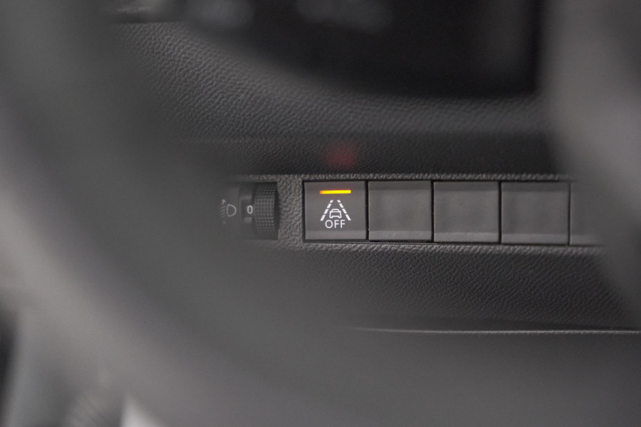 Peugeot 208 PureTech 100 Allure | Camera | Apple Carplay | Parkeersensoren | Climate Control