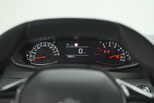Peugeot 208 PureTech 100 Allure | Camera | Apple Carplay | Parkeersensoren | Climate Control