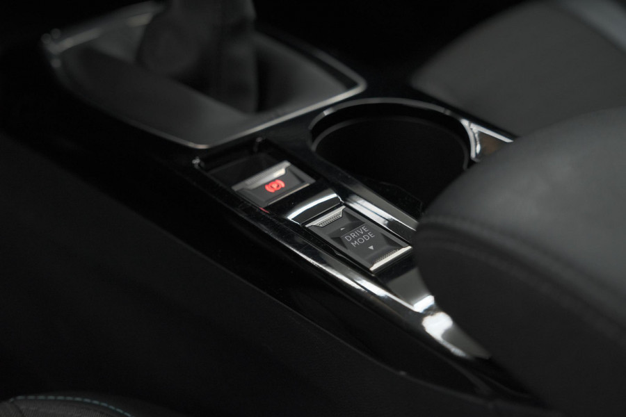 Peugeot 208 PureTech 100 Allure | Camera | Apple Carplay | Parkeersensoren | Climate Control
