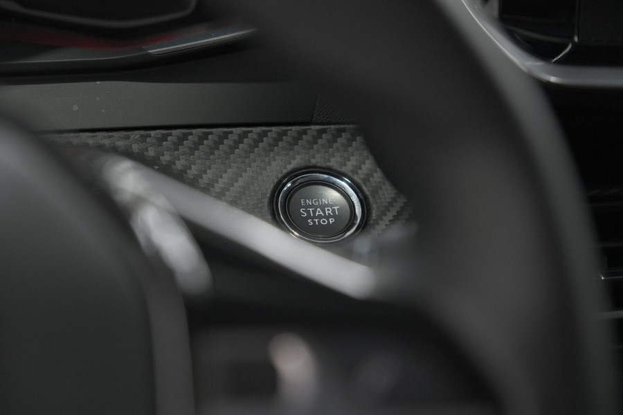 Peugeot 208 PureTech 100 Allure | Camera | Apple Carplay | Parkeersensoren | Climate Control